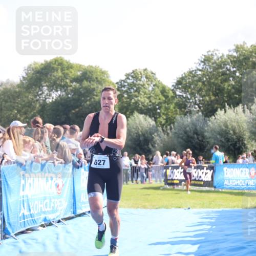 25.08.2024 - Elbe Triathlon Hamburg H.Heesch http://msf.ph/oto/6873212 25.08.2024 11:10:32 Ziel 627 meine-sportfotos.de