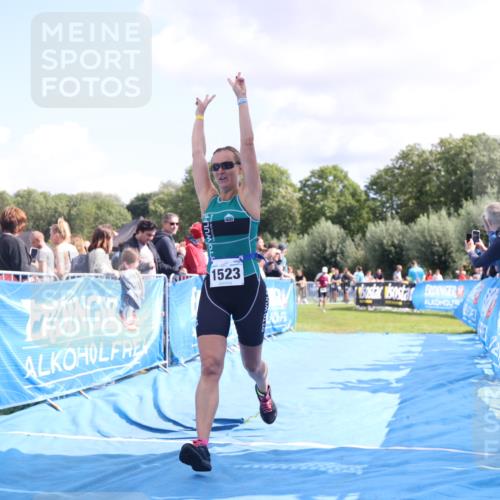 25.08.2024 - Elbe Triathlon Hamburg H.Heesch http://msf.ph/oto/6873213 25.08.2024 11:59:44 Ziel 538, 1523, 1644 meine-sportfotos.de