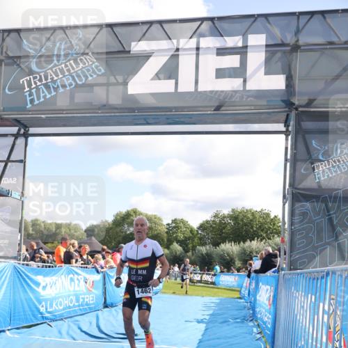 25.08.2024 - Elbe Triathlon Hamburg H.Heesch http://msf.ph/oto/6873221 25.08.2024 11:37:56 Ziel 446, 1428, 1462 meine-sportfotos.de