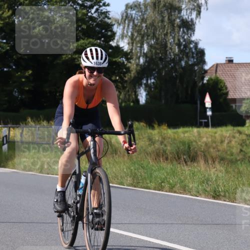 25.08.2024 - Elbe Triathlon Hamburg Fuchs,  Jonas http://msf.ph/oto/6873234 25.08.2024 11:20:14 Radfahren 1638 meine-sportfotos.de