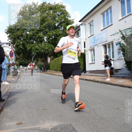 25.08.2024 - 20. Blankeneser Heldenlauf Strokosch-Dieckow http://msf.ph/oto/6873279 25.08.2024 10:35:50 Ziel 6178, 6179, 6360, 6405 meine-sportfotos.de