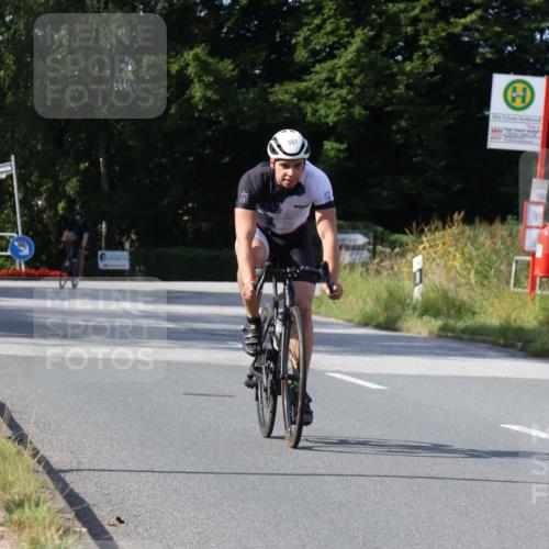 25.08.2024 - Elbe Triathlon Hamburg Fuchs,  Jonas http://msf.ph/oto/6873283 25.08.2024 10:35:22 Radfahren 516, 557 meine-sportfotos.de