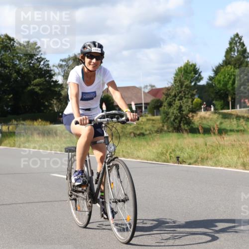 25.08.2024 - Elbe Triathlon Hamburg Fuchs,  Jonas http://msf.ph/oto/6873286 25.08.2024 11:20:23 Radfahren 1557 meine-sportfotos.de
