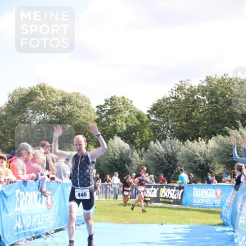 25.08.2024 - Elbe Triathlon Hamburg H.Heesch http://msf.ph/oto/6873287 25.08.2024 11:37:59 Ziel 446, 1462 meine-sportfotos.de
