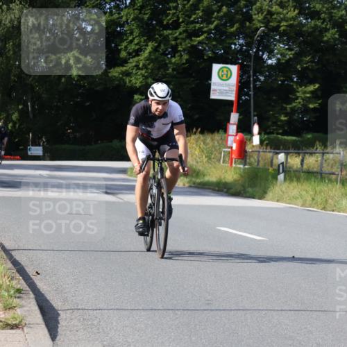 25.08.2024 - Elbe Triathlon Hamburg Fuchs,  Jonas http://msf.ph/oto/6873288 25.08.2024 10:35:22 Radfahren 516, 557 meine-sportfotos.de