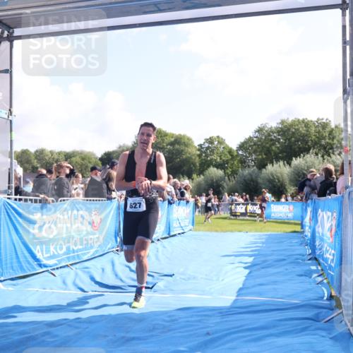 25.08.2024 - Elbe Triathlon Hamburg H.Heesch http://msf.ph/oto/6873290 25.08.2024 11:10:32 Ziel 627 meine-sportfotos.de