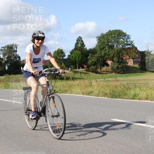 25.08.2024 - Elbe Triathlon Hamburg Fuchs,  Jonas http://msf.ph/oto/6873292 25.08.2024 11:20:23 Radfahren 1557 meine-sportfotos.de