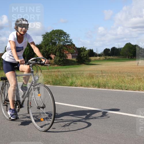 25.08.2024 - Elbe Triathlon Hamburg Fuchs,  Jonas http://msf.ph/oto/6873298 25.08.2024 11:20:23 Radfahren 1557 meine-sportfotos.de