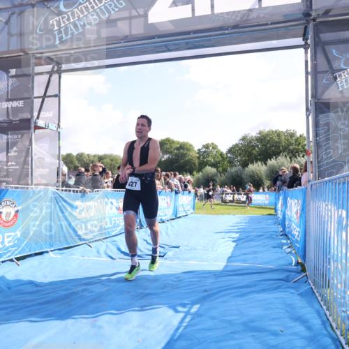 25.08.2024 - Elbe Triathlon Hamburg H.Heesch http://msf.ph/oto/6873306 25.08.2024 11:10:33 Ziel 627 meine-sportfotos.de