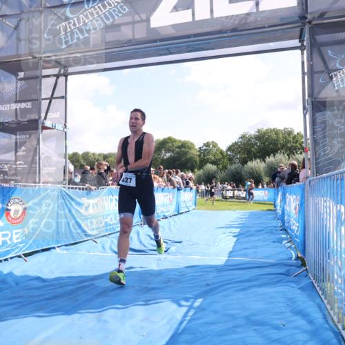25.08.2024 - Elbe Triathlon Hamburg H.Heesch http://msf.ph/oto/6873313 25.08.2024 11:10:33 Ziel 627 meine-sportfotos.de