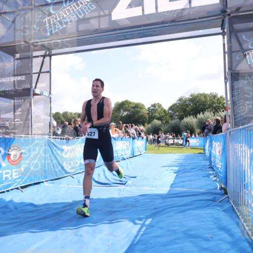 25.08.2024 - Elbe Triathlon Hamburg H.Heesch http://msf.ph/oto/6873318 25.08.2024 11:10:33 Ziel 627 meine-sportfotos.de