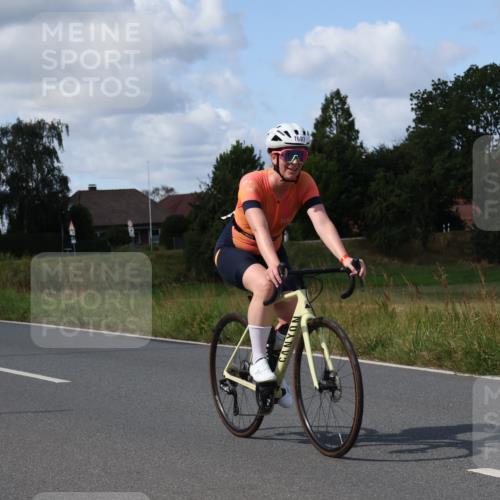 25.08.2024 - Elbe Triathlon Hamburg Fuchs,  Jonas http://msf.ph/oto/6873329 25.08.2024 11:20:39 Radfahren 1652, 1720, 1697, 1588 meine-sportfotos.de