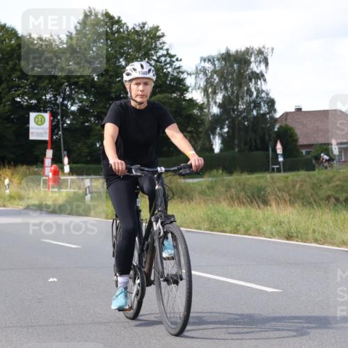 25.08.2024 - Elbe Triathlon Hamburg Fuchs,  Jonas http://msf.ph/oto/6873334 25.08.2024 11:20:42 Radfahren 1720, 1697, 1588 meine-sportfotos.de
