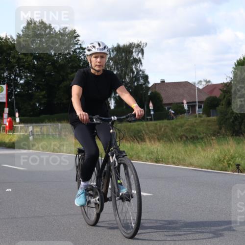 25.08.2024 - Elbe Triathlon Hamburg Fuchs,  Jonas http://msf.ph/oto/6873338 25.08.2024 11:20:42 Radfahren 1720, 1697, 1588 meine-sportfotos.de