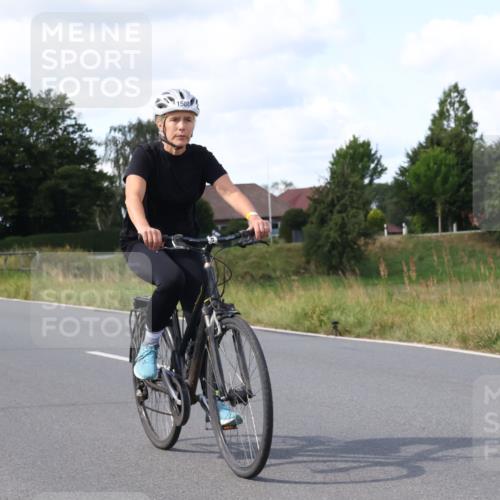 25.08.2024 - Elbe Triathlon Hamburg Fuchs,  Jonas http://msf.ph/oto/6873343 25.08.2024 11:20:42 Radfahren 1720, 1697, 1588 meine-sportfotos.de