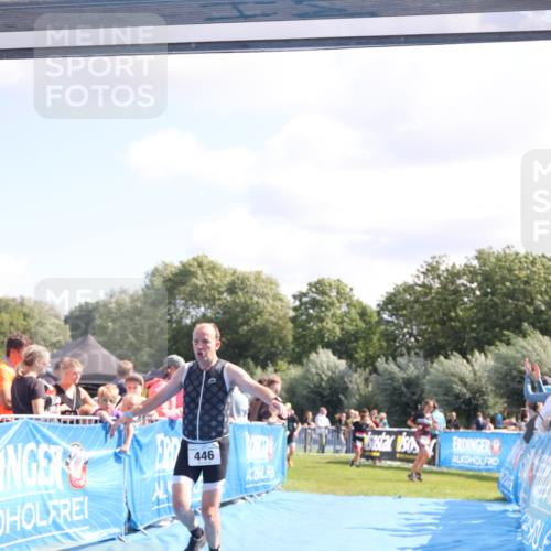 25.08.2024 - Elbe Triathlon Hamburg H.Heesch http://msf.ph/oto/6873356 25.08.2024 11:37:59 Ziel 446, 1462 meine-sportfotos.de