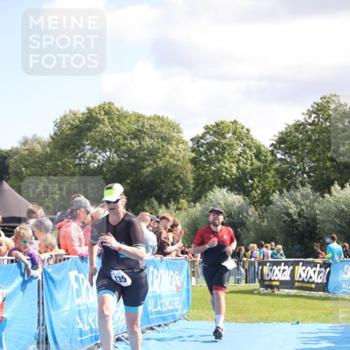 25.08.2024 - Elbe Triathlon Hamburg H.Heesch http://msf.ph/oto/6873431 25.08.2024 11:38:07 Ziel 135, 276, 446 meine-sportfotos.de