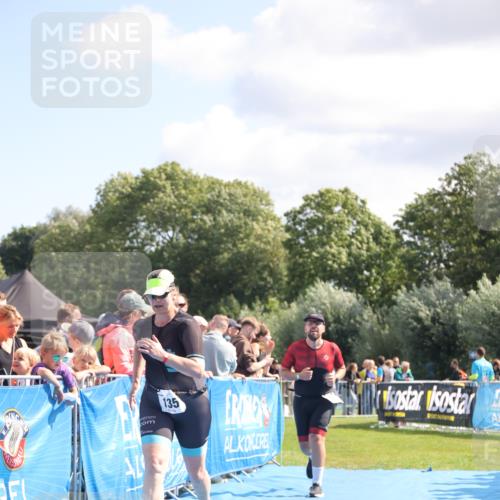 25.08.2024 - Elbe Triathlon Hamburg H.Heesch http://msf.ph/oto/6873443 25.08.2024 11:38:07 Ziel 135, 276, 446 meine-sportfotos.de