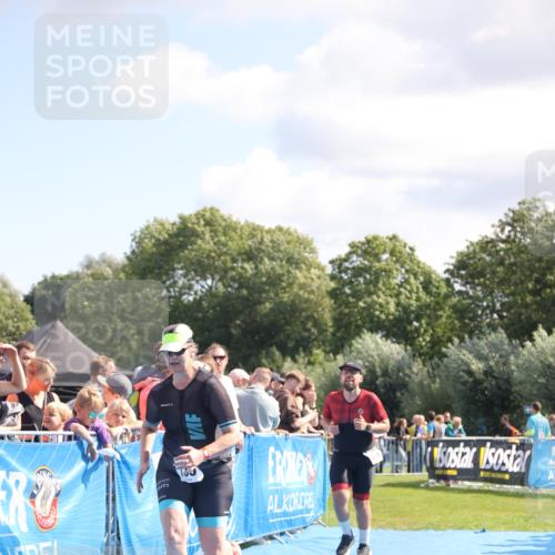 25.08.2024 - Elbe Triathlon Hamburg H.Heesch http://msf.ph/oto/6873451 25.08.2024 11:38:07 Ziel 135, 276, 446 meine-sportfotos.de