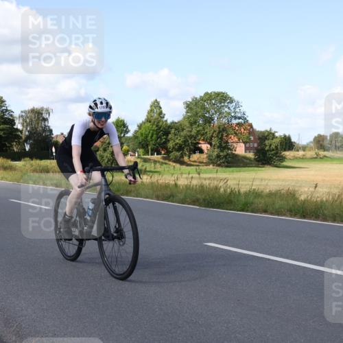 25.08.2024 - Elbe Triathlon Hamburg Fuchs,  Jonas http://msf.ph/oto/6873472 25.08.2024 11:21:32 Radfahren 704, 1703 meine-sportfotos.de