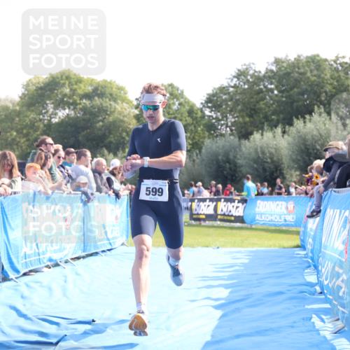 25.08.2024 - Elbe Triathlon Hamburg H.Heesch http://msf.ph/oto/6873477 25.08.2024 11:11:01 Ziel 599 meine-sportfotos.de