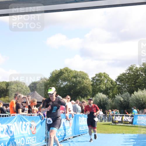 25.08.2024 - Elbe Triathlon Hamburg H.Heesch http://msf.ph/oto/6873478 25.08.2024 11:38:07 Ziel 135, 276, 446 meine-sportfotos.de