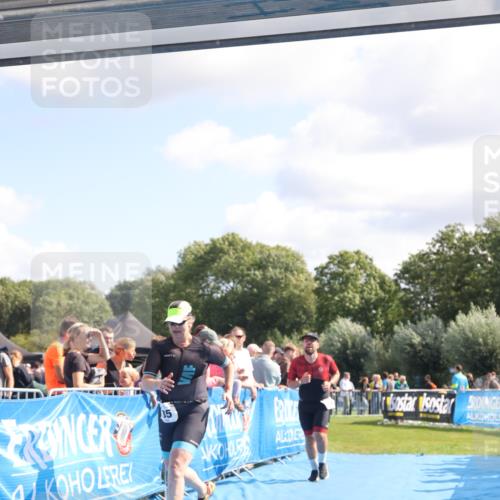 25.08.2024 - Elbe Triathlon Hamburg H.Heesch http://msf.ph/oto/6873482 25.08.2024 11:38:08 Ziel 135, 276 meine-sportfotos.de