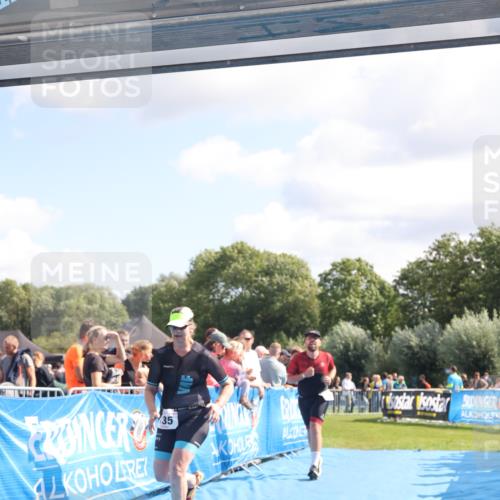 25.08.2024 - Elbe Triathlon Hamburg H.Heesch http://msf.ph/oto/6873492 25.08.2024 11:38:08 Ziel 135, 276 meine-sportfotos.de