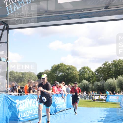 25.08.2024 - Elbe Triathlon Hamburg H.Heesch http://msf.ph/oto/6873503 25.08.2024 11:38:08 Ziel 135, 276 meine-sportfotos.de