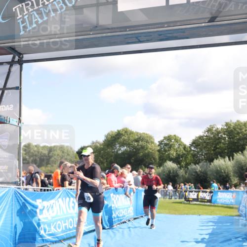 25.08.2024 - Elbe Triathlon Hamburg H.Heesch http://msf.ph/oto/6873507 25.08.2024 11:38:08 Ziel 135, 276 meine-sportfotos.de