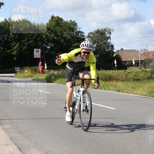 25.08.2024 - Elbe Triathlon Hamburg Fuchs,  Jonas http://msf.ph/oto/6873514 25.08.2024 11:22:02 Radfahren 1603 meine-sportfotos.de