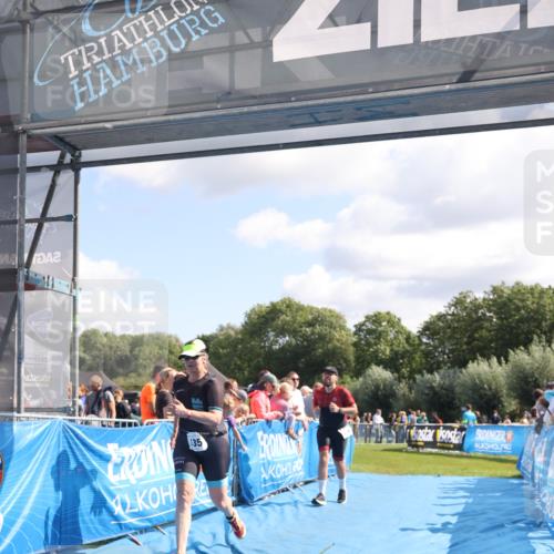 25.08.2024 - Elbe Triathlon Hamburg H.Heesch http://msf.ph/oto/6873515 25.08.2024 11:38:08 Ziel 135, 276 meine-sportfotos.de