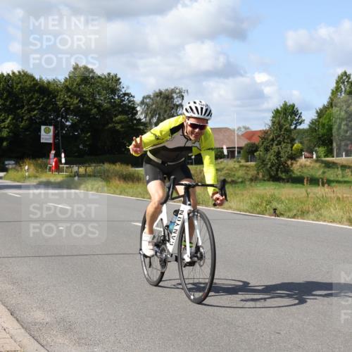 25.08.2024 - Elbe Triathlon Hamburg Fuchs,  Jonas http://msf.ph/oto/6873516 25.08.2024 11:22:02 Radfahren 1603 meine-sportfotos.de