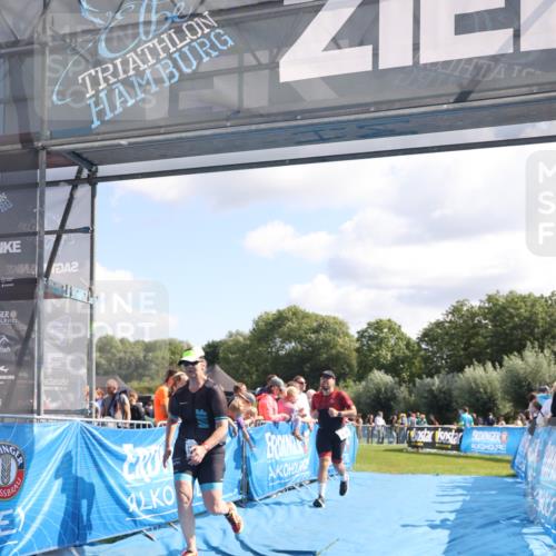 25.08.2024 - Elbe Triathlon Hamburg H.Heesch http://msf.ph/oto/6873523 25.08.2024 11:38:08 Ziel 135, 276 meine-sportfotos.de