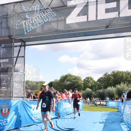 25.08.2024 - Elbe Triathlon Hamburg H.Heesch http://msf.ph/oto/6873527 25.08.2024 11:38:08 Ziel 135, 276 meine-sportfotos.de