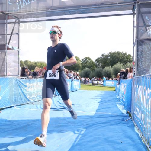 25.08.2024 - Elbe Triathlon Hamburg H.Heesch http://msf.ph/oto/6873531 25.08.2024 11:11:02 Ziel 599, 659 meine-sportfotos.de