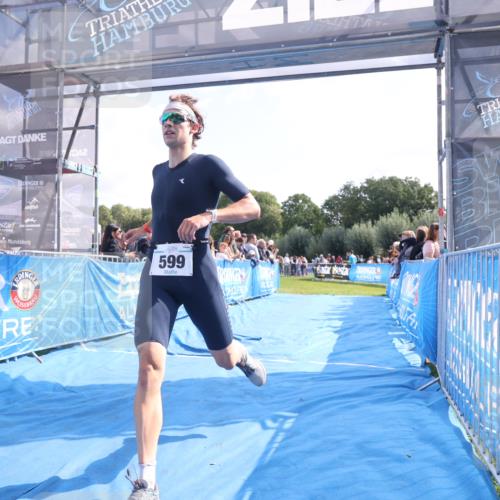 25.08.2024 - Elbe Triathlon Hamburg H.Heesch http://msf.ph/oto/6873535 25.08.2024 11:11:02 Ziel 599, 659 meine-sportfotos.de