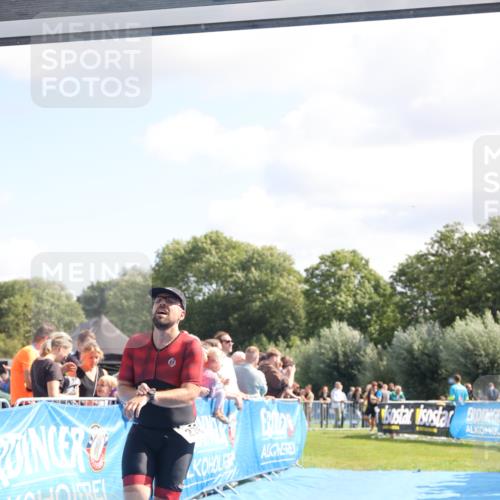 25.08.2024 - Elbe Triathlon Hamburg H.Heesch http://msf.ph/oto/6873538 25.08.2024 11:38:09 Ziel 135, 276 meine-sportfotos.de