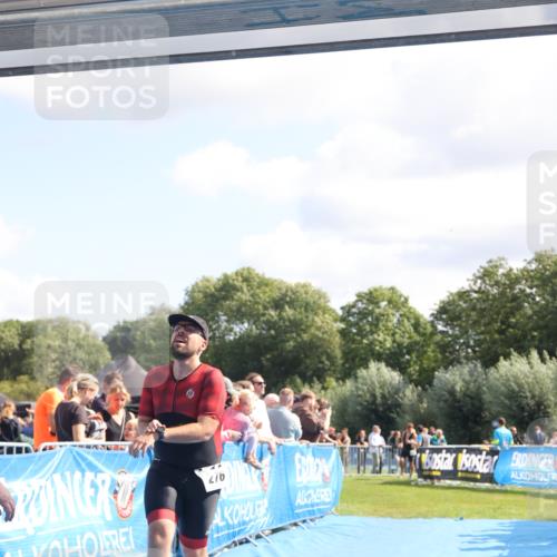 25.08.2024 - Elbe Triathlon Hamburg H.Heesch http://msf.ph/oto/6873541 25.08.2024 11:38:09 Ziel 135, 276 meine-sportfotos.de