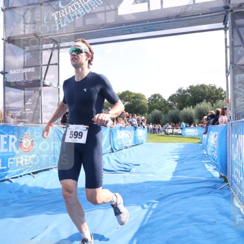 25.08.2024 - Elbe Triathlon Hamburg H.Heesch http://msf.ph/oto/6873546 25.08.2024 11:11:02 Ziel 599, 659 meine-sportfotos.de