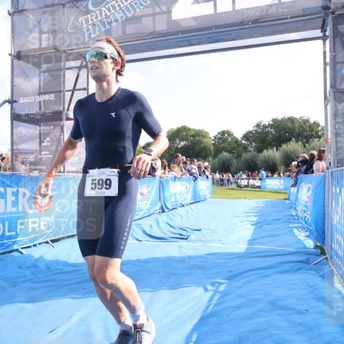 25.08.2024 - Elbe Triathlon Hamburg H.Heesch http://msf.ph/oto/6873550 25.08.2024 11:11:02 Ziel 599, 659 meine-sportfotos.de