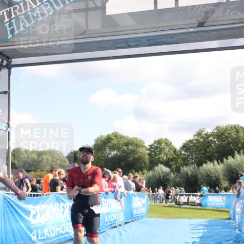 25.08.2024 - Elbe Triathlon Hamburg H.Heesch http://msf.ph/oto/6873555 25.08.2024 11:38:10 Ziel 135, 276, 756 meine-sportfotos.de