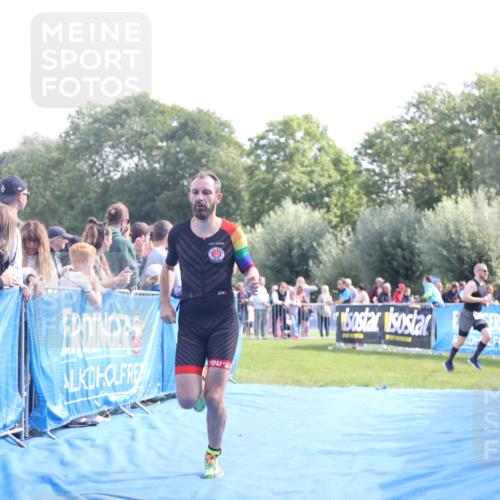 25.08.2024 - Elbe Triathlon Hamburg H.Heesch http://msf.ph/oto/6873562 25.08.2024 11:11:10 Ziel 443, 659 meine-sportfotos.de