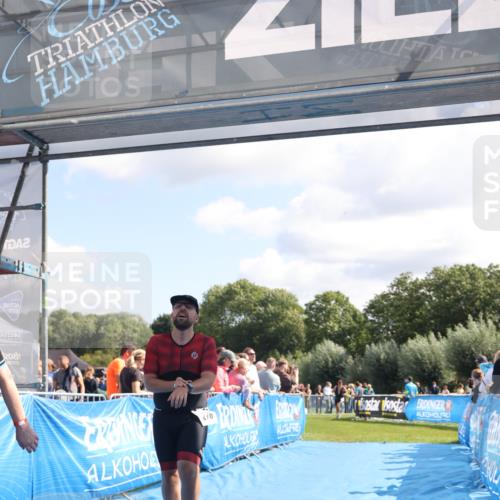 25.08.2024 - Elbe Triathlon Hamburg H.Heesch http://msf.ph/oto/6873563 25.08.2024 11:38:10 Ziel 135, 276, 756 meine-sportfotos.de