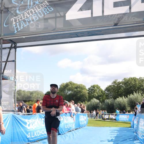 25.08.2024 - Elbe Triathlon Hamburg H.Heesch http://msf.ph/oto/6873566 25.08.2024 11:38:10 Ziel 135, 276, 756 meine-sportfotos.de