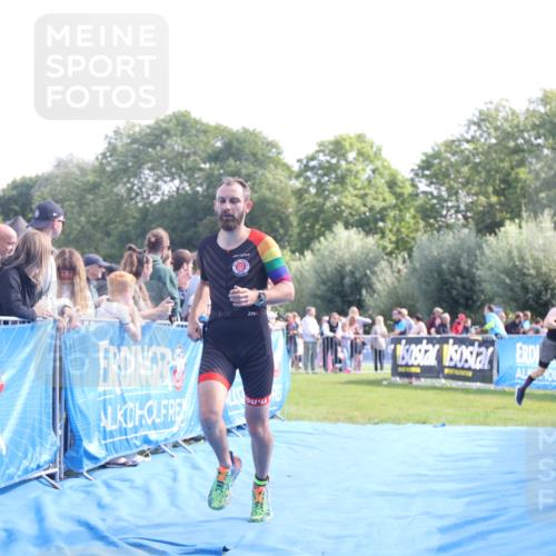 25.08.2024 - Elbe Triathlon Hamburg H.Heesch http://msf.ph/oto/6873568 25.08.2024 11:11:10 Ziel 443, 659 meine-sportfotos.de