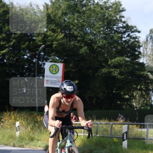 25.08.2024 - Elbe Triathlon Hamburg Fuchs,  Jonas http://msf.ph/oto/6873573 25.08.2024 11:22:28 Radfahren 1640, 1601 meine-sportfotos.de