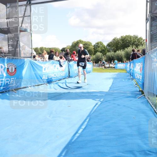 25.08.2024 - Elbe Triathlon Hamburg H.Heesch http://msf.ph/oto/6873574 25.08.2024 12:00:11 Ziel 789, 1573 meine-sportfotos.de