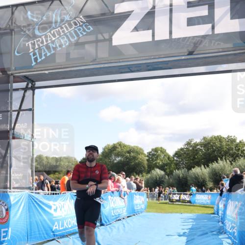 25.08.2024 - Elbe Triathlon Hamburg H.Heesch http://msf.ph/oto/6873575 25.08.2024 11:38:10 Ziel 135, 276, 756 meine-sportfotos.de