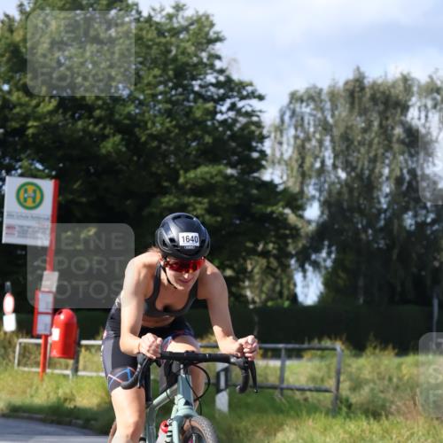 25.08.2024 - Elbe Triathlon Hamburg Fuchs,  Jonas http://msf.ph/oto/6873577 25.08.2024 11:22:28 Radfahren 1640, 1601 meine-sportfotos.de